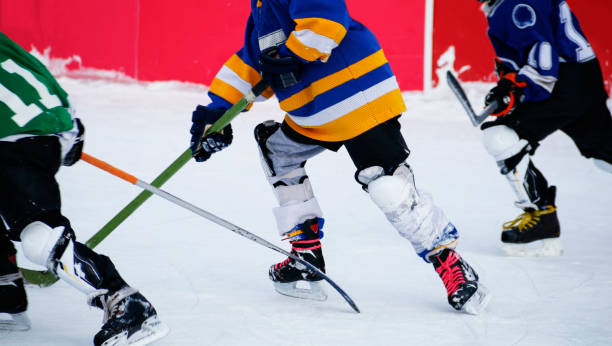 Kids at ice hockey practice. Junior ice hockey. youth hockey team stock pictures, royalty-free photos & images